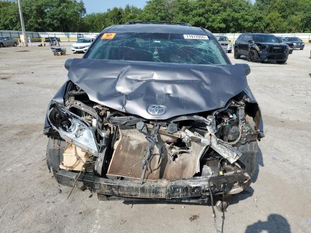 Photo 5 from auction – 2016 TOYOTA SIENNA XLE with VIN 5TDYK3DC4GS744257