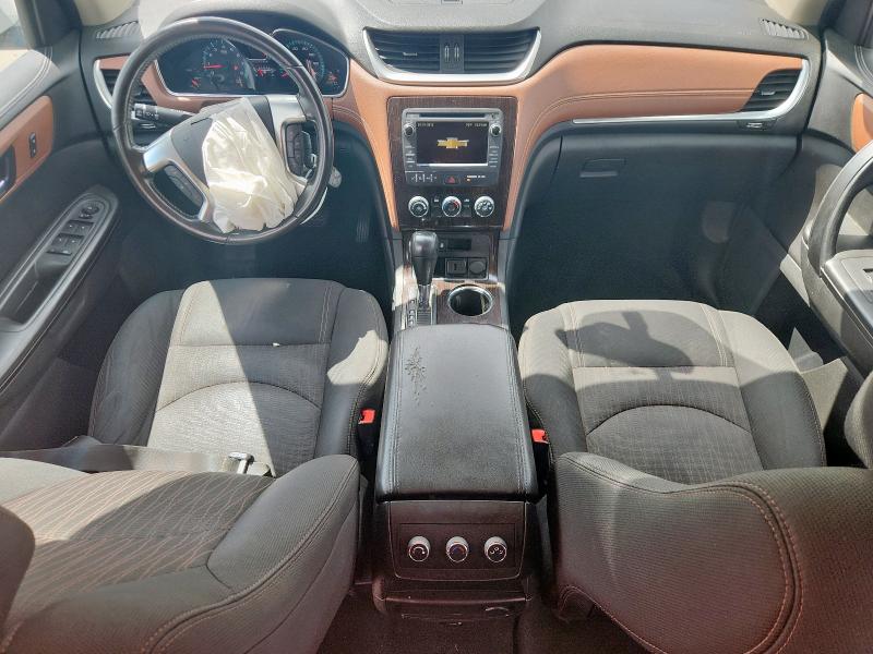 Photo 8 from auction – 2017 CHEVROLET TRAVERSE L with VIN 1GNKRGKD2HJ173992