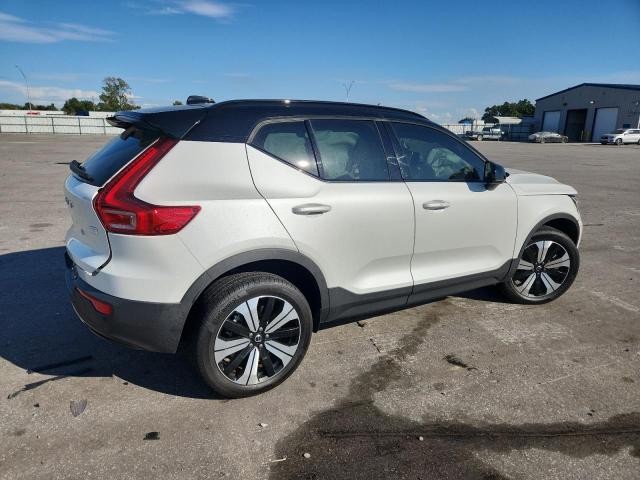 Photo 3 from auction – 2023 VOLVO XC40 RECHA with VIN YV4ED3UL0P2107433