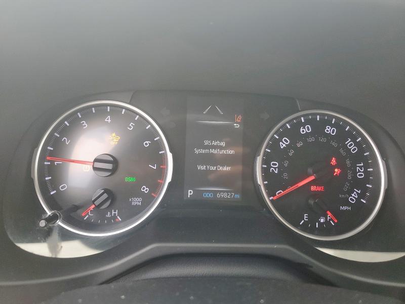 Photo 9 from auction – 2022 TOYOTA RAV4 XLE with VIN 2T3W1RFVXNW192061