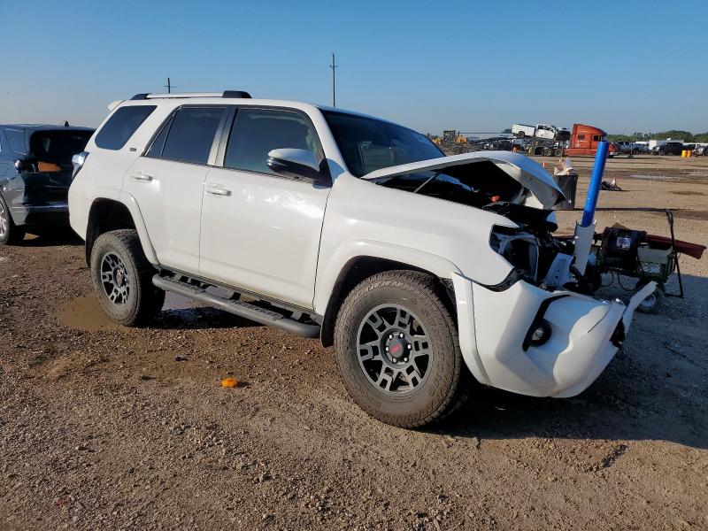 Photo 4 from auction – 2022 TOYOTA 4RUNNER SR with VIN JTEFU5JR7N5271068