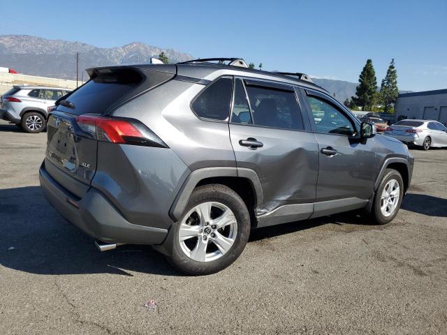 Photo 3 from auction – 2019 TOYOTA RAV4 XLE with VIN JTMW1RFV2KD502129