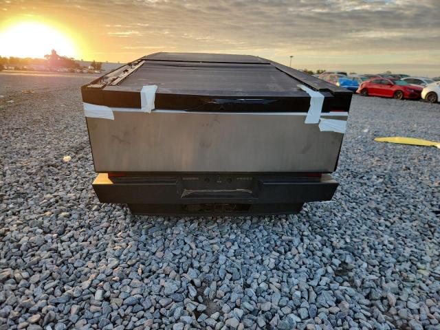 Photo 6 from auction – 2024 TESLA CYBERTRUCK with VIN 7G2CEHEE1RA032661