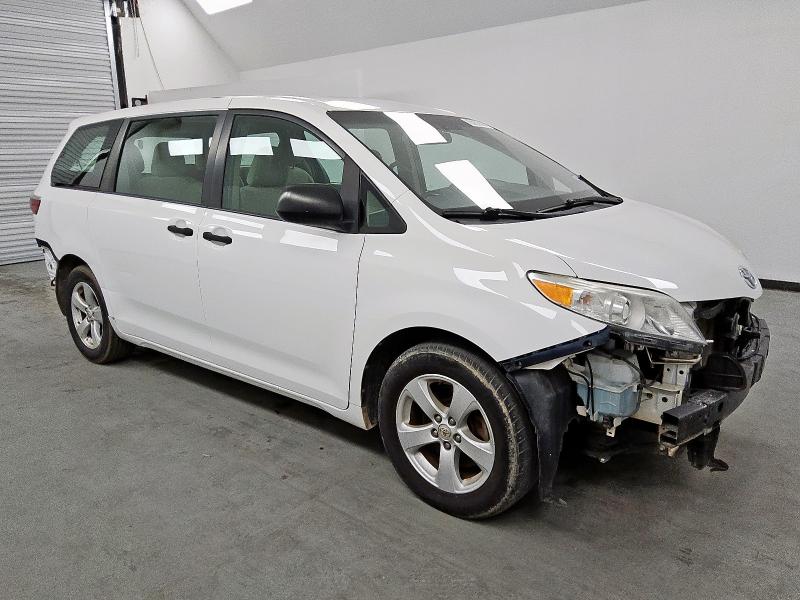 Photo 4 from auction – 2017 TOYOTA SIENNA with VIN 5TDZZ3DCXHS842694