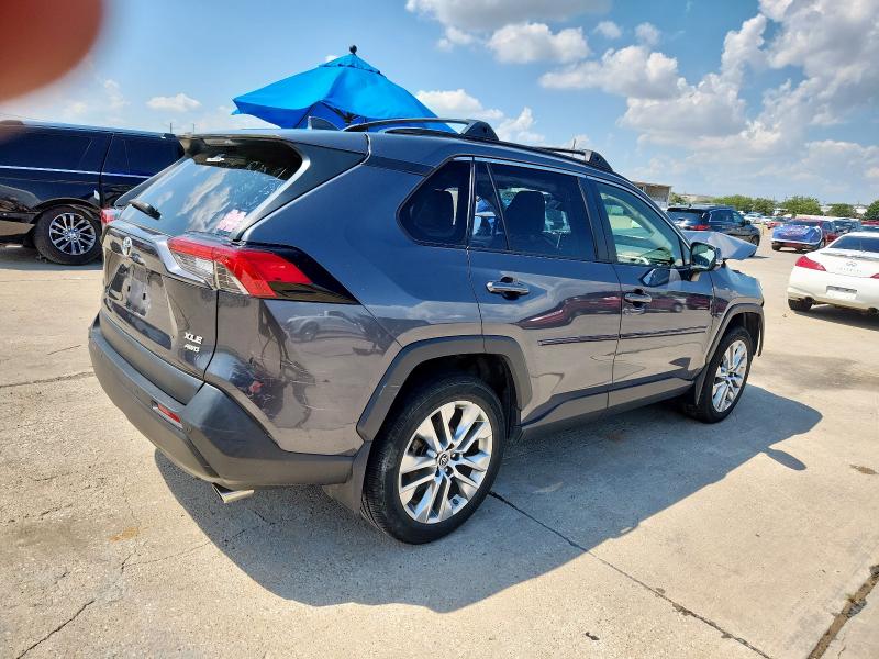 Photo 3 from auction – 2019 TOYOTA RAV4 XLE with VIN JTMA1RFVXKD037948
