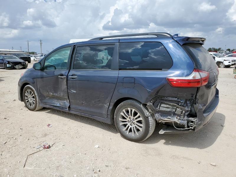 Photo 2 from auction – 2018 TOYOTA SIENNA XLE with VIN 5TDYZ3DC8JS957795