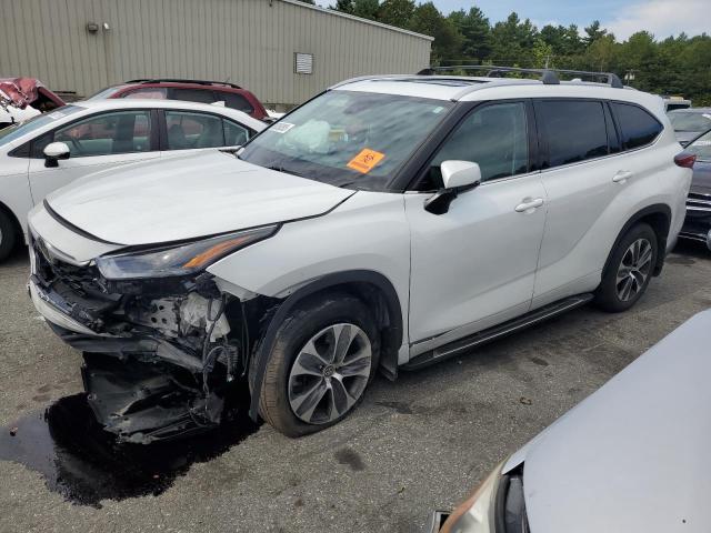 TOYOTA HIGHLANDER 2022 with VIN 5TDHZRBH9NS235839 - Photo from auction