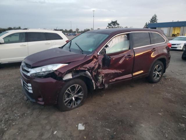 TOYOTA HIGHLANDER LE 2018 z numerem VIN 5TDBZRFH3JS897314 - Zdjęcie z aukcji