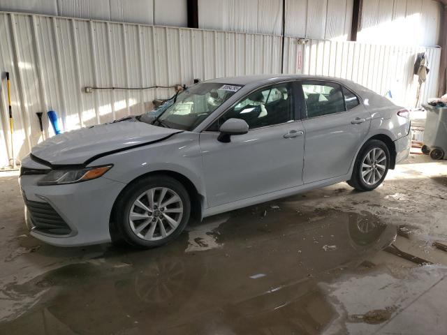 Photo 1 from auction – 2022 TOYOTA CAMRY LE with VIN 4T1C11AK2NU004823