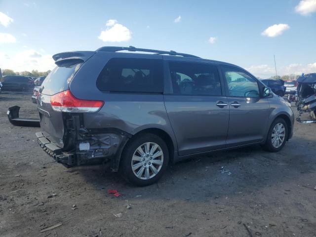 Photo 3 from auction – 2013 TOYOTA SIENNA XLE with VIN 5TDDK3DC3DS049357