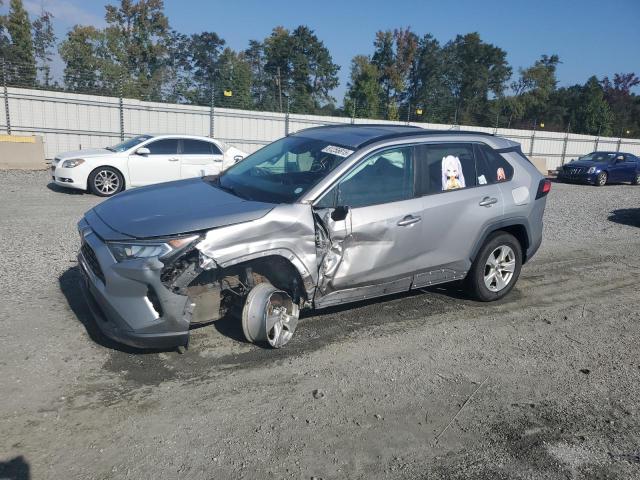 TOYOTA RAV4 XLE 2019 with VIN 2T3W1RFV7KC011012 - Photo from auction
