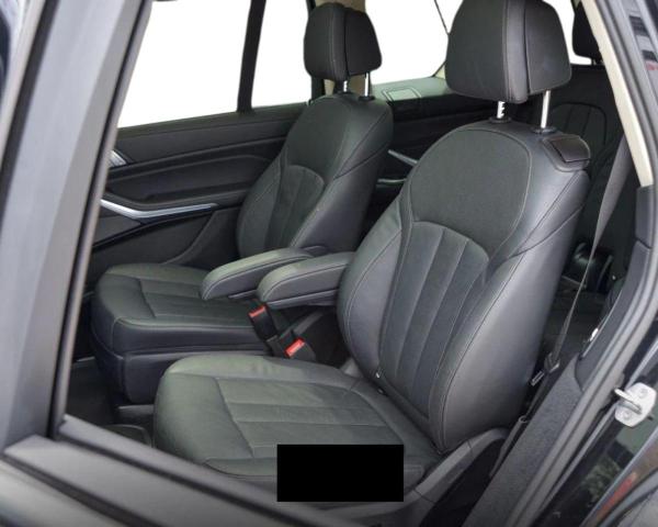 Photo 7 from auction – 2020 BMW X7 XDRIVE4 with VIN 5UXCW2C05L9C14857