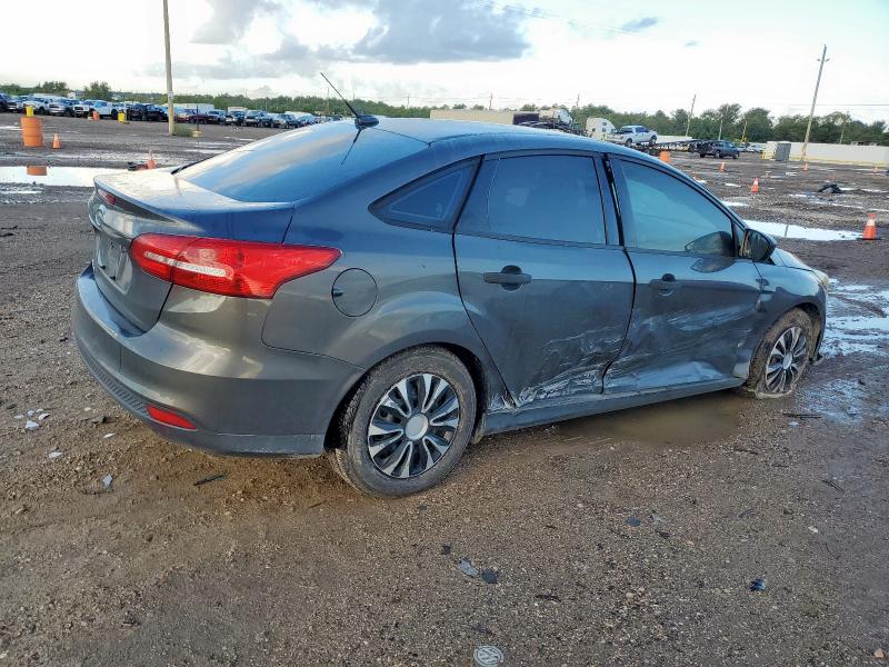 Photo 3 from auction – 2017 FORD FOCUS S with VIN 1FADP3E26HL307701