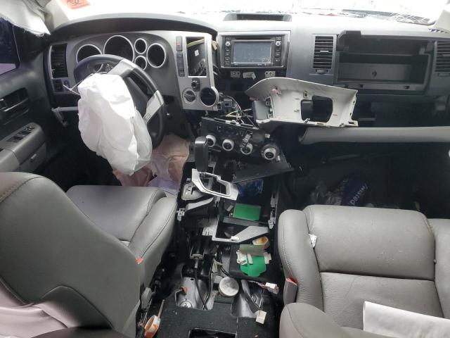 Photo 8 from auction – 2017 TOYOTA SEQUOIA SR with VIN 5TDBY5G11HS154934