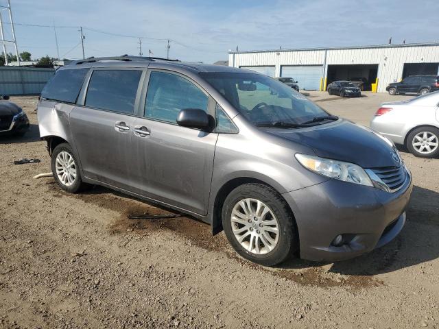Photo 4 from auction – 2017 TOYOTA SIENNA XLE with VIN 5TDYZ3DC7HS899401