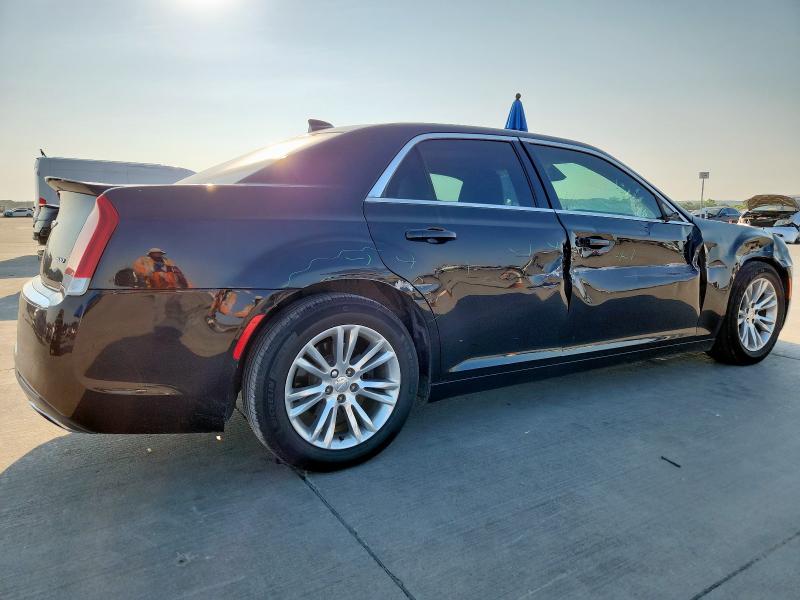 Photo 3 from auction – 2017 CHRYSLER 300 LIMITE with VIN 2C3CCAAG3HH662219