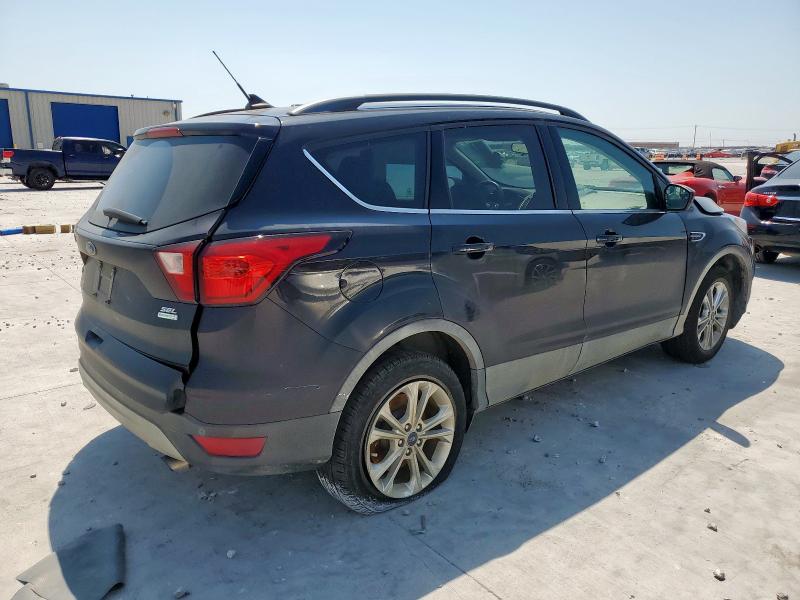 Photo 3 from auction – 2019 FORD ESCAPE SEL with VIN 1FMCU0HD1KUC33000