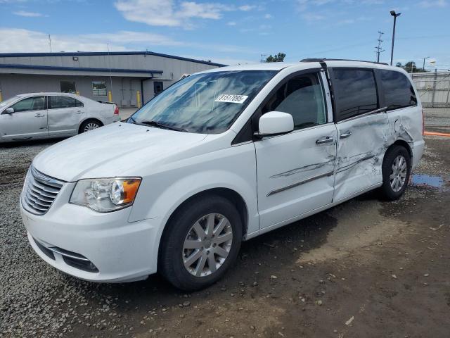 Photo 1 from auction – 2015 CHRYSLER TOWN & COU with VIN 2C4RC1BG2FR756183