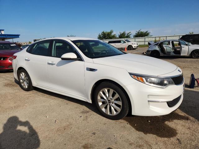 Photo 4 from auction – 2017 KIA OPTIMA LX with VIN 5XXGT4L35HG162476