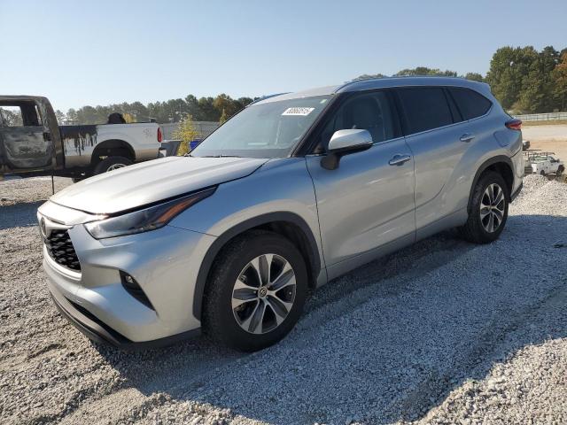 TOYOTA HIGHLANDER 2021 with VIN 5TDGZRAH7MS519613 - Photo from auction
