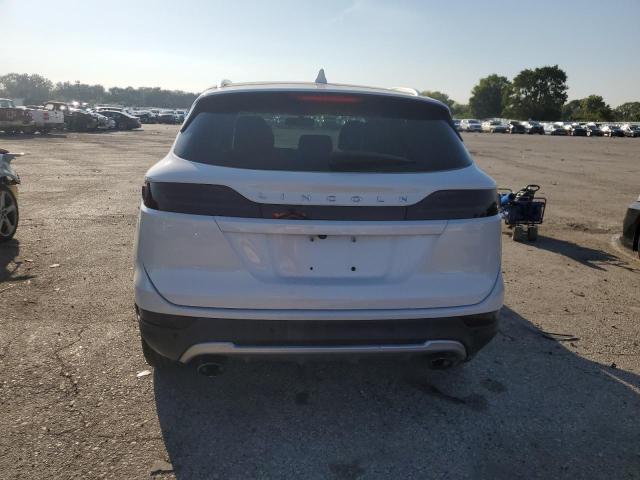 Photo 6 from auction – 2017 LINCOLN MKC RESERVE with VIN 5LMCJ3C91HUL69629