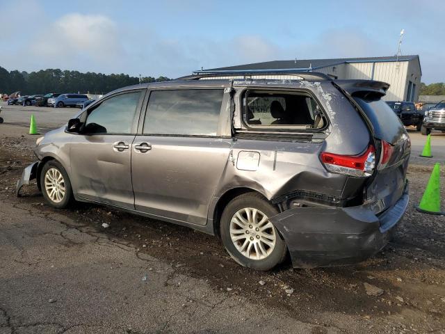 Photo 2 from auction – 2013 TOYOTA SIENNA XLE with VIN 5TDYK3DC6DS339898