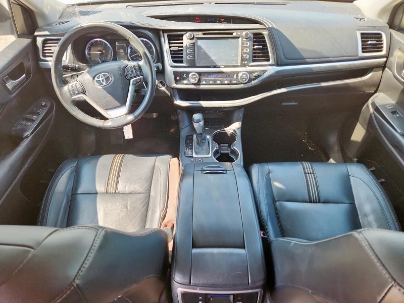 Photo 8 from auction – 2018 TOYOTA HIGHLANDER with VIN 5TDKZRFH5JS533606