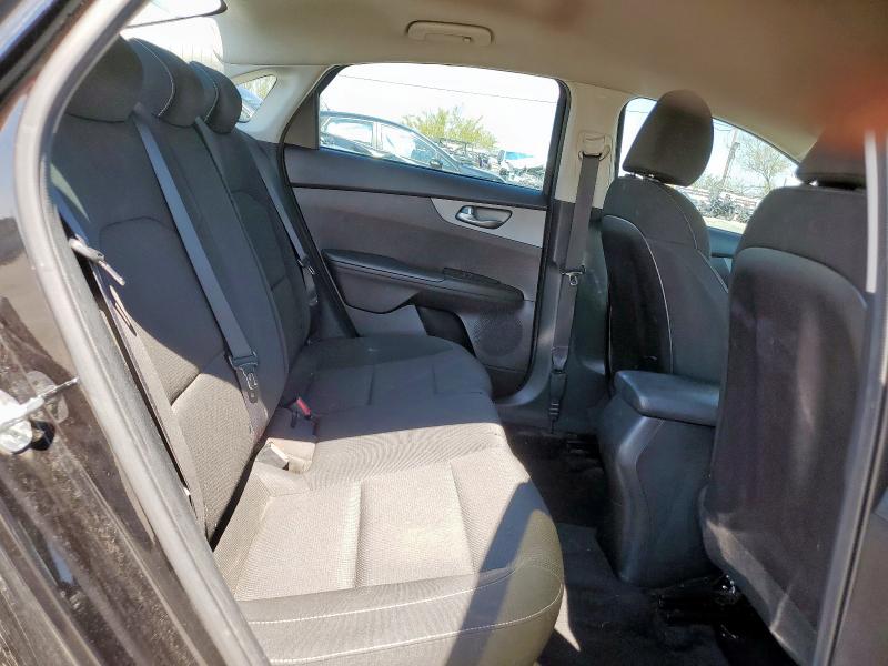 Photo 10 from auction – 2021 KIA FORTE FE with VIN 3KPF24AD2ME412611