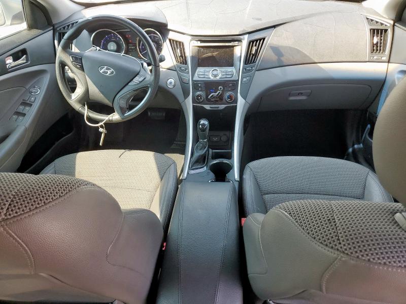 Photo 8 from auction – 2011 HYUNDAI SONATA SE with VIN 5NPEC4AC7BH081744