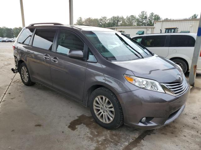 Photo 4 from auction – 2017 TOYOTA SIENNA XLE with VIN 5TDYZ3DC3HS814151