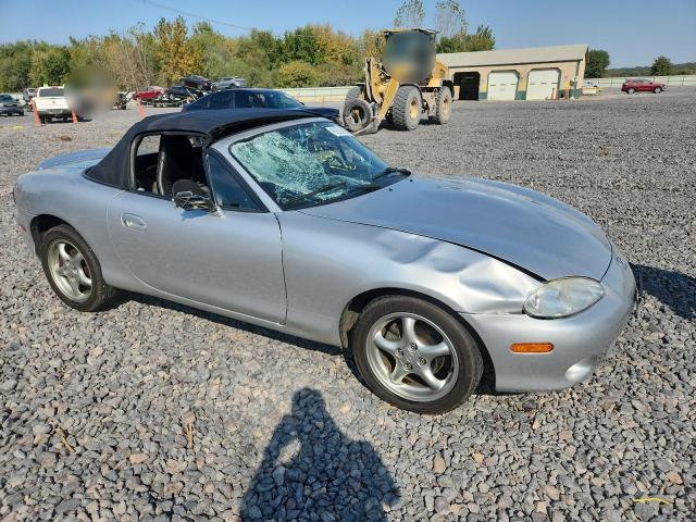 Photo 4 from auction – 2002 MAZDA MX-5 MIATA with VIN JM1NB353420231300