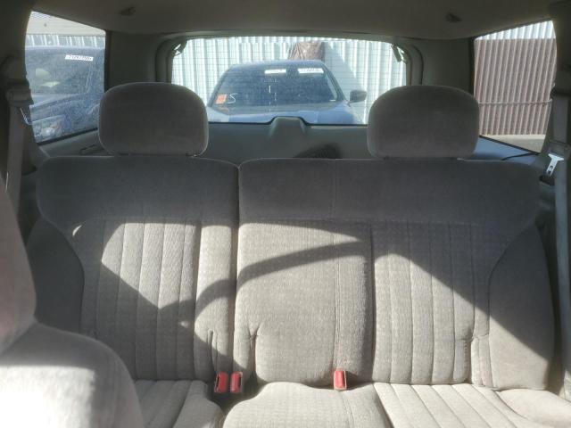 Photo 10 from auction – 2000 CHEVROLET BLAZER with VIN 1GNCS13W0Y2194761