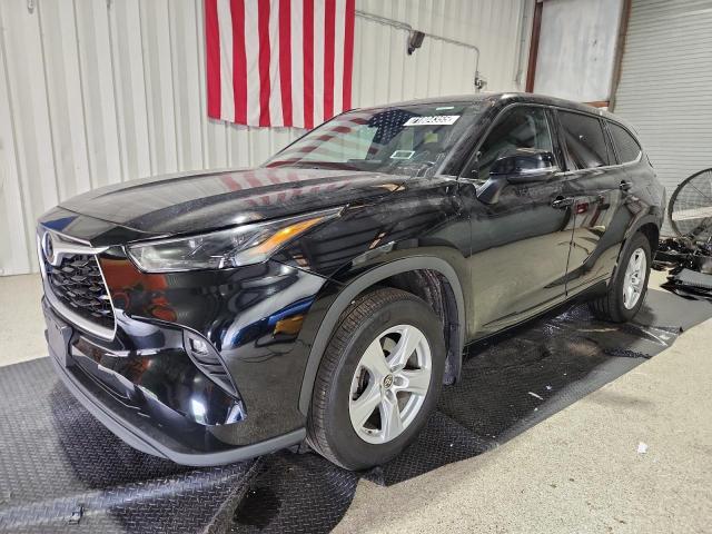 TOYOTA HIGHLANDER 2022 with VIN 5TDBZRBH0NS584247 - Photo from auction