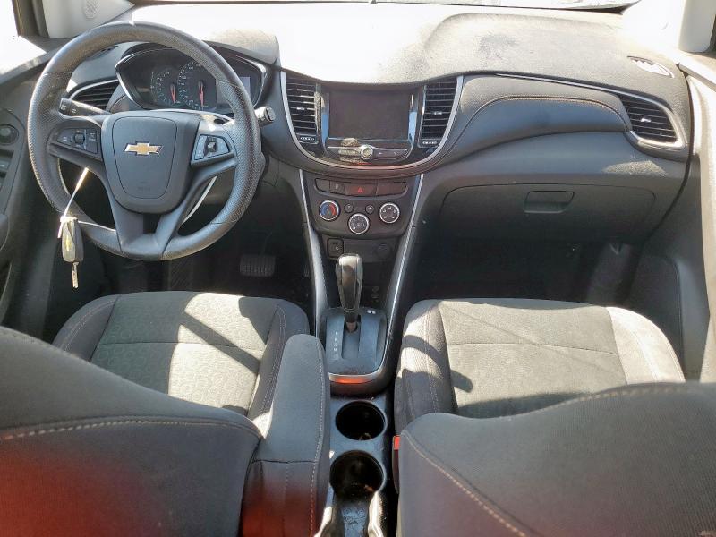 Photo 8 from auction – 2020 CHEVROLET TRAX LS with VIN 3GNCJKSB7LL330477