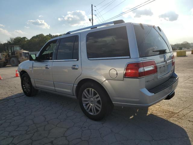 Photo 2 from auction – 2011 LINCOLN NAVIGATOR with VIN 5LMJJ2J57BEJ08332