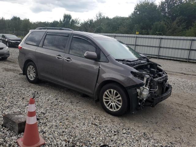 Photo 4 from auction – 2015 TOYOTA SIENNA XLE with VIN 5TDYK3DC7FS636293