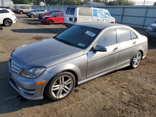 MERZ C 250 2013 con VIN WDDGF4HB3DA862791 - Foto de la subasta