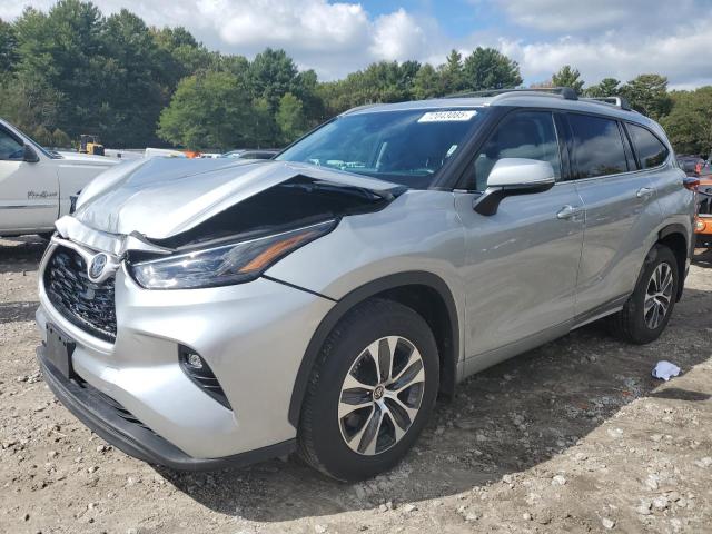 TOYOTA HIGHLANDER 2022 with VIN 5TDHZRBH5NS588711 - Photo from auction