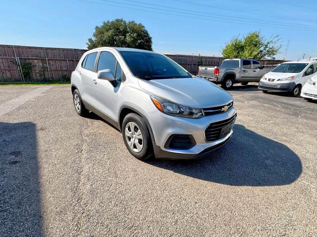 CHEVROLET TRAX LS 2017 with VIN 3GNCJKSB1HL286371 - Photo from auction