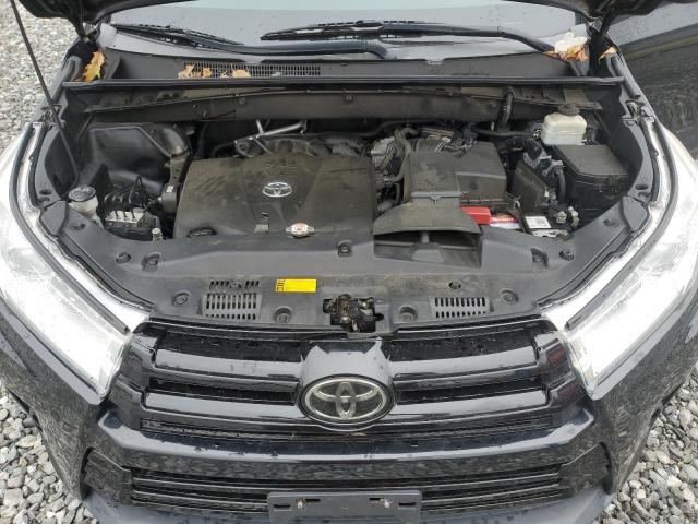 Photo 12 from auction – 2018 TOYOTA HIGHLANDER SE with VIN 5TDJZRFH5JS832962