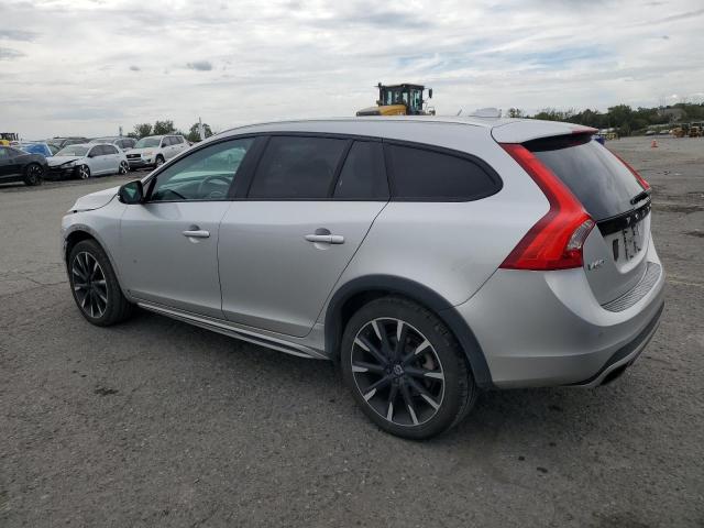 Photo 2 from auction – 2016 VOLVO V60 CROSS with VIN YV4612HK8G1008597