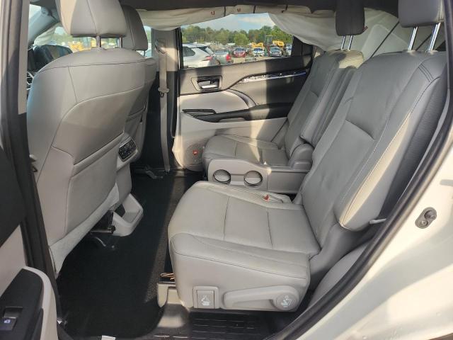 Photo 11 from auction – 2015 TOYOTA HIGHLANDER with VIN 5TDDKRFH3FS145729