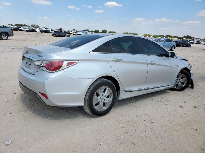 Photo 3 from auction – 2011 HYUNDAI SONATA HYB with VIN KMHEC4A40BA003897