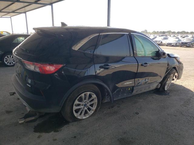 Photo 3 from auction – 2020 FORD ESCAPE SE with VIN 1FMCU0G6XLUA35584