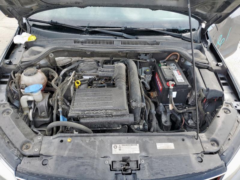 Photo 11 from auction – 2018 VOLKSWAGEN JETTA S with VIN 3VW2B7AJ0JM232676