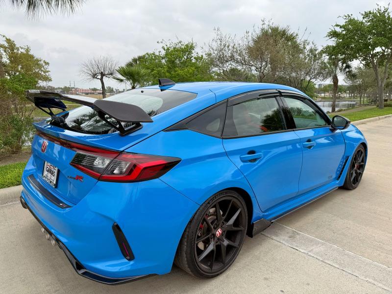 Photo 4 from auction – 2023 HONDA CIVIC TYPE with VIN JHMFL5G40PX000099
