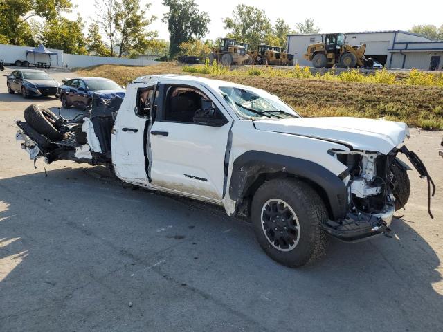 Photo 4 from auction – 2025 TOYOTA TACOMA DOU with VIN 3TMLB5JN2SM105587