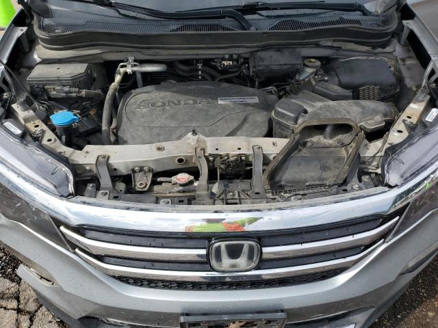 Photo 12 from auction – 2018 HONDA PILOT TOUR with VIN 5FNYF5H90JB018096