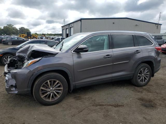 TOYOTA HIGHLANDER 2019 with VIN 5TDJZRFH3KS712417 - Photo from auction