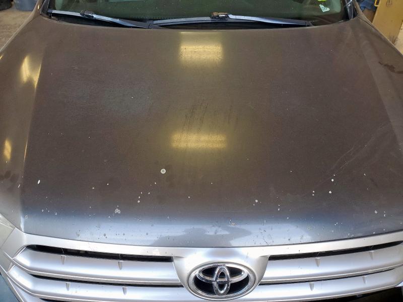 Photo 12 from auction – 2011 TOYOTA HIGHLANDER with VIN 5TDZK3EH2BS035544
